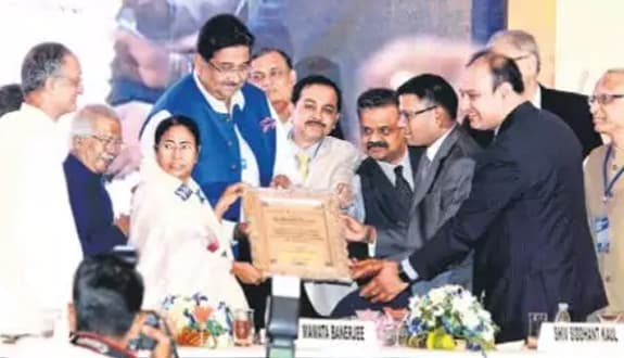 ASSOCHAM 2016: Felicitation of Chief Minister