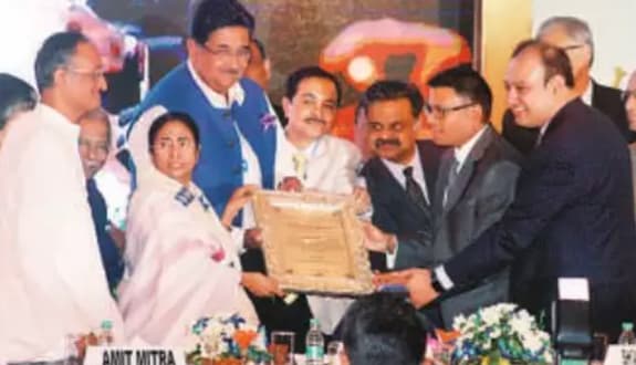 ASSOCHAM 2016: Felicitation of Chief Minister